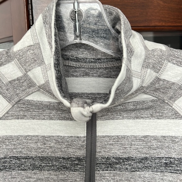 Lululemon Race Your Pace 1/2 Zip EUC Size 4 - Picture 5 of 10